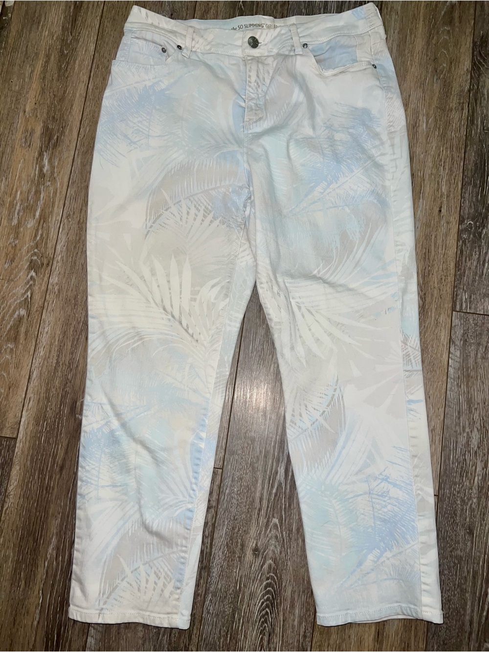 Chico's The So Slimming Girlfriend Crop light Blue Tropical Print Sz Large